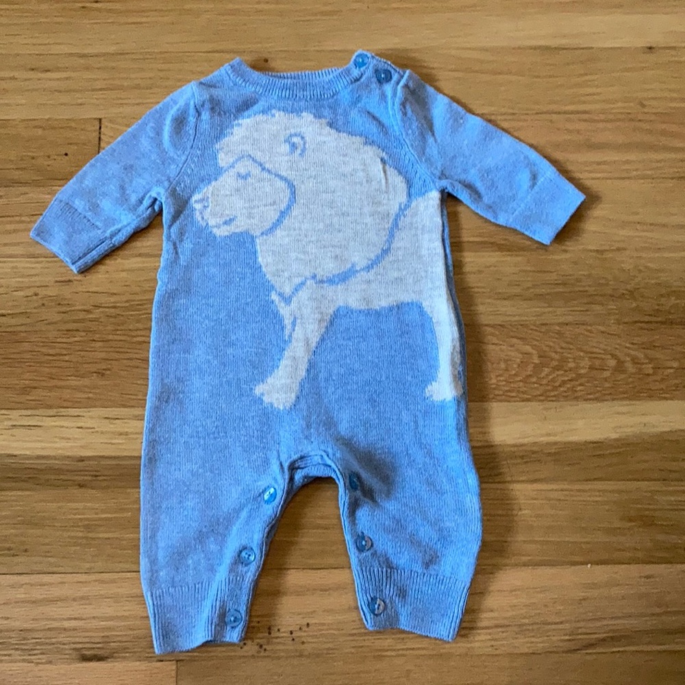 New Gap unworn newborn sweater lion outfit onesie